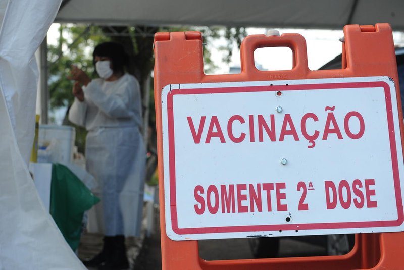 CAXIAS DO SUL, RS, BRASIL (17/05/2021)Aplicação da segunda dose da vacina CoronaVac na Maesa em Caxias do SUl. (Antonio Valiente/Agência RBS)<!-- NICAID(14785041) -->