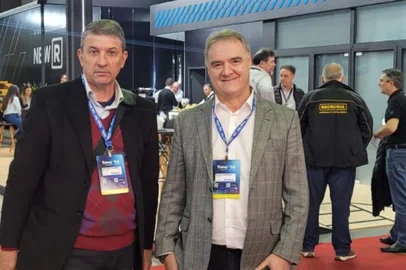 Antônio Feldmann e Edson Néspolo, candidatos a vice-prefeita e prefeito na eleição de 2016. Na  Transposul, na Fiergs, em Porto Alegre.<!-- NICAID(15467575) -->