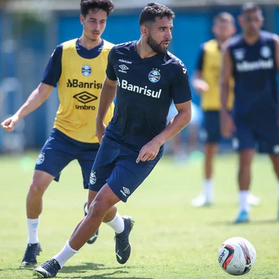 RS - FUTEBOL/ PRE-TEMPORADA GREMIO 2023 - ESPORTES - Jogadores do Gremio realizam treinamento técnico durante esta terca-feira, no CT Presidente Luiz Carvalho, durante a Pre-Temporada Gremio MrJack 2023. FOTO: LUCAS UEBEL/GREMIO FBPA<!-- NICAID(15300764) -->