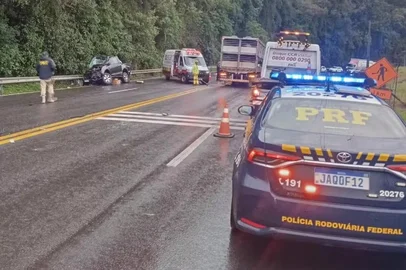 Acidente de trânsito na BR-386, em Pouso Novo, Vale do Taquari, neste domingo (28) deixou duas vítimas fatais - 28.06.2026<!-- NICAID(16315943) -->