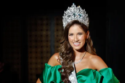Aline Fritsch foi eleita Miss Universe Rio Grande do Sul 2025.<!-- NICAID(15954502) -->