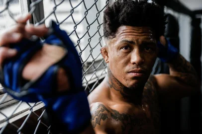 Porto Alegre, RS, Brasil, 05/04/2024 - Morador da Lomba do Pinheiro, Vinícius 'LokDog' Oliveira é lutador e ingressou no UFC. - Foto: Jonathan Heckler/Agência RBS<!-- NICAID(15726872) -->