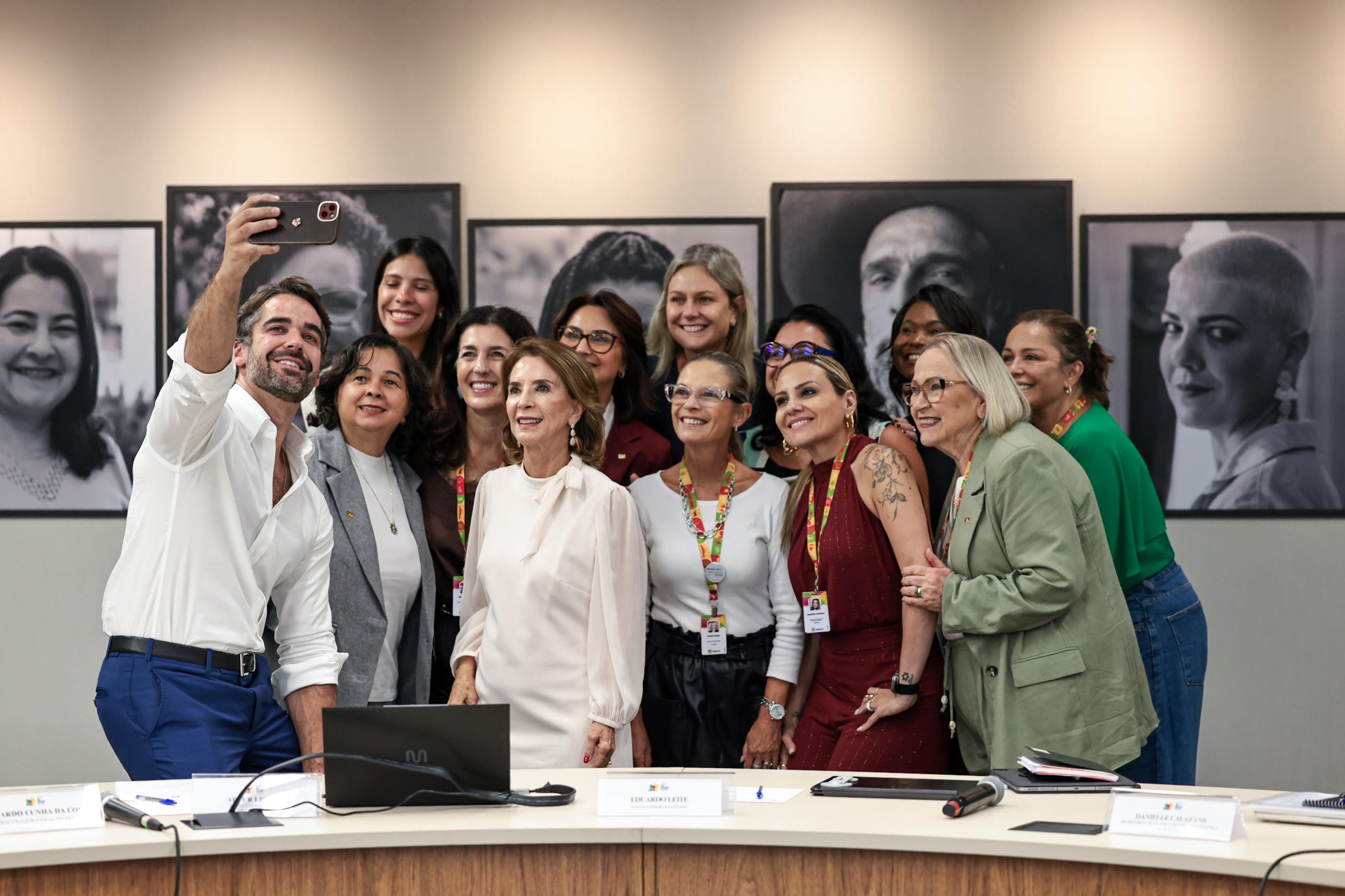 Leite re&uacute;ne secretariado e cobra empenho at&eacute; o &uacute;ltimo dia