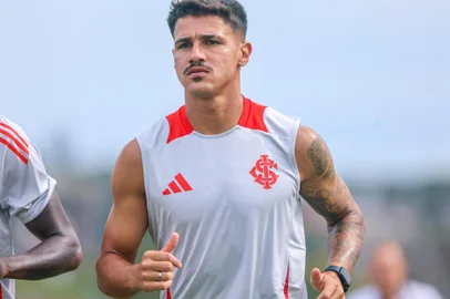 Rômulo em treino da pré-temporada do Inter<!-- NICAID(15957618) -->