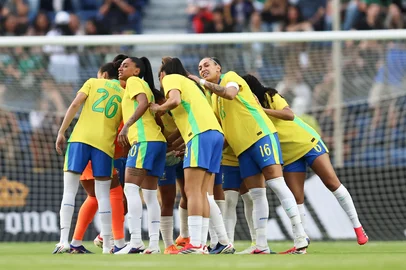 Seleção Brasileira Feminina<!-- NICAID(16381001) -->