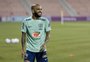 Daniel Alves sobre postagem: "Eu olhando pra um monte de gente que acha que sabe de futebol"