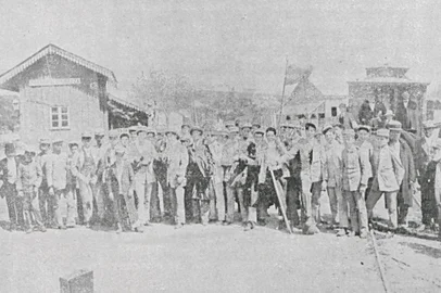 Estação da Tristeza em 1912. Grupo de estudantes.<!-- NICAID(15946015) -->