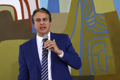 O ministro da educação, Camilo Santana, durante reunião com reitores das universidades federais do país e dos institutos federais de ensino, no Planalto.<!-- NICAID(15326251) -->