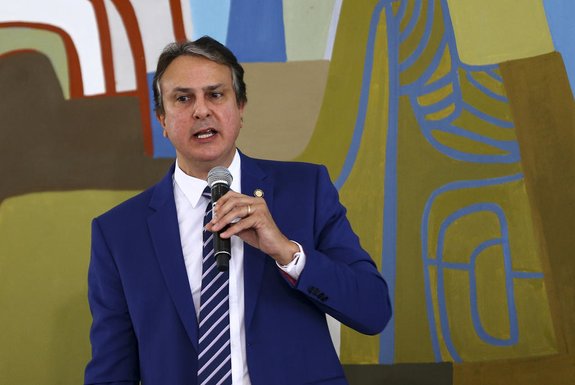 O ministro da educação, Camilo Santana, durante reunião com reitores das universidades federais do país e dos institutos federais de ensino, no Planalto.<!-- NICAID(15326251) -->