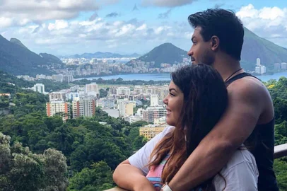 No dia 27 de dezembro de 2021 Fabiana Karla anunciou o término da relação. Há pouco mais de um mês, a atriz comunicou que a retomada da relação.<!-- NICAID(15003890) -->