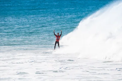 Yago Dora, surfe