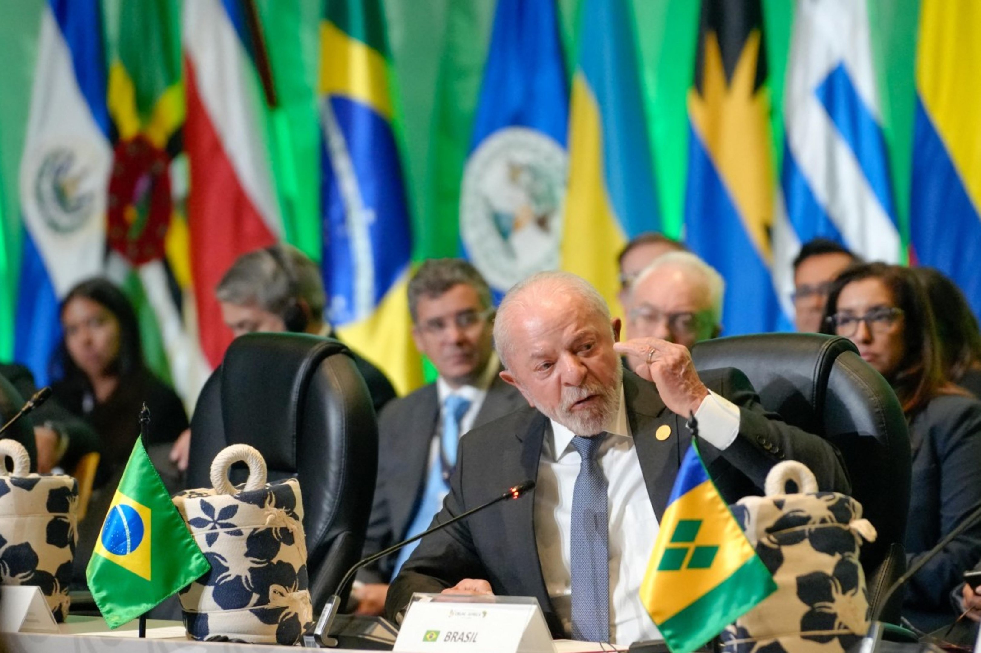 "Querem nos colonizar outra vez", diz Lula em f&oacute;rum da Am&eacute;rica Latina e da &Aacute;frica