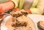 Conhecido pela mostarda forte, restaurante serve a autêntica culinária alemã há mais de 50 anos