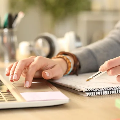 Home office; EAD, estudos. Foto:  PheelingsMedia / stock.adobe.comFonte: 338295277<!-- NICAID(15386686) -->
