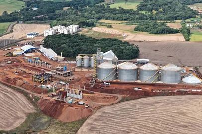 Empresa de Tapejara investe R$ 300 milhões em fábrica de fertilizante e nova esmagadora de grãos<!-- NICAID(16018903) -->