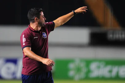 CAXIAS DO SUL, RS, BRASIL, 08/03/2020. SER Caxias x Aimoré, jogo válido pela terceira rodada da primeira fase do Campeonato Gaúcho 2021 (Gauchão 2021) e realizado no estádio Centenário. Na foto, técnico Rafael Lacerda.  (Porthus Junior/Agência RBS)<!-- NICAID(14730719) -->