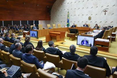Sessão do STF em 25/9, quando ocorreu votação sobre testemunhas de Jeová poderem recusar transfusão de sangue<!-- NICAID(15876054) -->