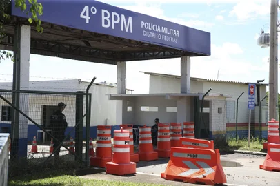 O ex-ministro da JustiÃ§a e ex-secretÃ¡rio de SeguranÃ§a PÃºblica do Distrito Federal Anderson Torres foi preso na manhÃ£ de hoje (14) pela PolÃ­cia Federal (PF) e levado ao 4Âº BatalhÃ£o de PolÃ­cia Militar, no GuarÃ¡O ex-ministro da Justiça e ex-secretário de Segurança Pública do Distrito Federal Anderson Torres foi preso na manhã de hoje (14) pela Polícia Federal (PF) e levado ao 4º Batalhão de Polícia Militar, no GuaráLocal: BrasÃ­liaIndexador: Valter Campanato/AgÃªncia BrasilFonte: AgÃªncia Brasil/Empresa Brasil dFotógrafo: Reporter Fotografico<!-- NICAID(15325305) -->