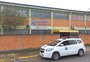 Jovem é baleado em frente a colégio e aulas são suspensas