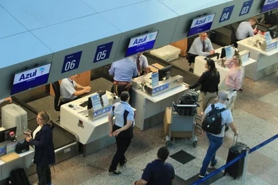 PORTO ALEGRE, RS, BRASIL - 21/10/2024 - Após as enchentes de maio, Aeroporto Salgado Filho volta a operar na Capital. FOTO: RONALDO BERNARDI, AGÊNCIA RBS<!-- NICAID(15895063) -->