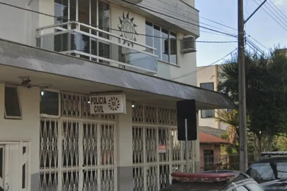 Criança fica ferida após ser baleada em Erechim; suspeita é que irmão de 15 tenha feito os disparos<!-- NICAID(16020218) -->