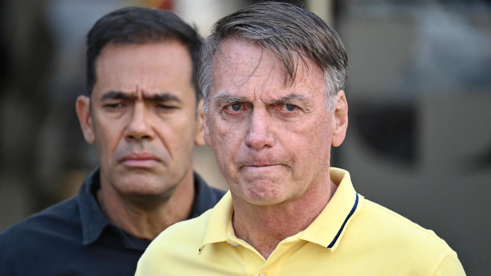 Após cinco horas, Jair Bolsonaro é liberado de hospital | GZH