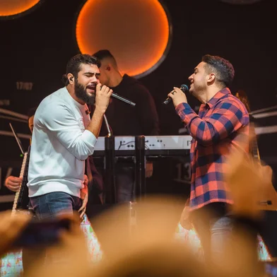 Henrique & Juliano<!-- NICAID(15443444) -->