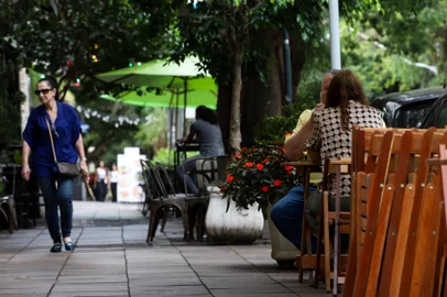 Porto Alegre, RS, Brasil, 18/11/2024 - Como estão as Ruas Pe. Chagas e Fernando Gomes, antigas ruas da 'Calçada da Fama' no bairro Moinhos de Vento - Foto: Duda Fortes/Agência RBS<!-- NICAID(15916651) -->