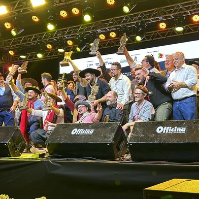 "Canto ao Payador" é a campeã da 44ª Coxilha Nativista; veja a lista de premiados<!-- NICAID(15831982) -->