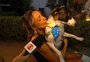 Gaúcha Samira, do "BBB 26", reencontra cãozinho Lindolfo: "Mamãe foi atrás da sua perna e conseguiu"