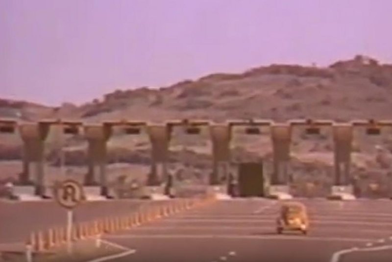 Print de vídeo da Agência Nacional sobre a freeway em 1974<!-- NICAID(15544567) -->