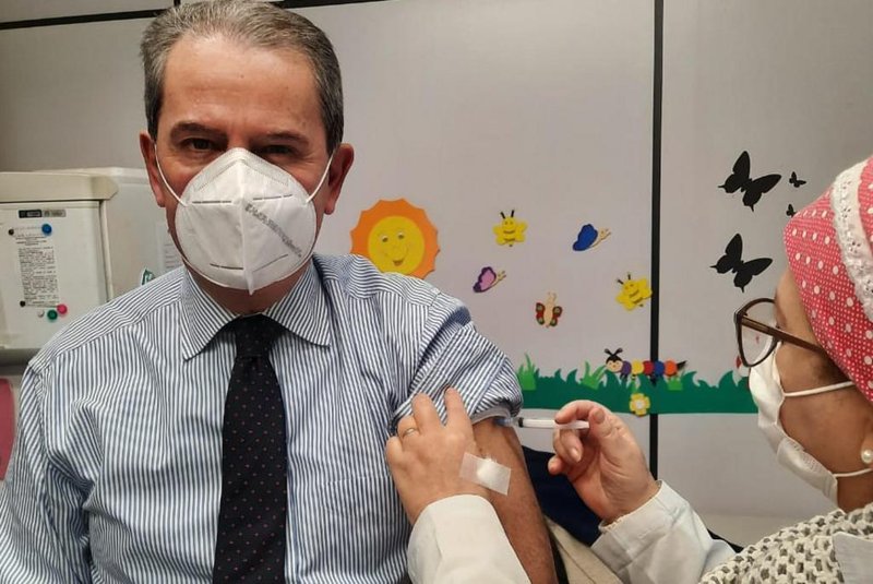 Ex-prefeito Alceu Barbosa Velho recebe segunda dose da vacina.<!-- NICAID(14826556) -->