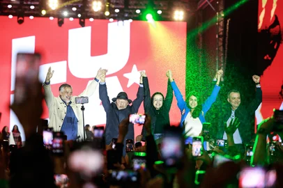 PORTO ALEGRE, RS, BRASIL, 11-09-2026: O presidente e candidato à reeleição Luiz Inácio Lula da Silva (PT) participa de comício no Largo Glênio Peres, Centro Histórico da capital. Foto: Duda Fortes/Grupo RBS<!-- NICAID(16364326) -->