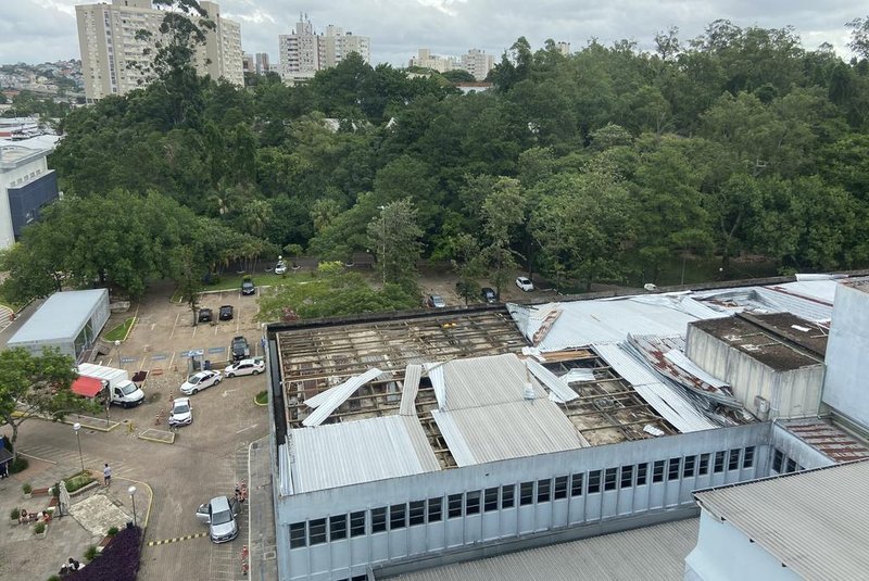 Hospital São Lucas da PUCRS sofre estragos estimados em R$ 11,5 milhões, causados pela tempestade de 16 de janeiro.<!-- NICAID(15659966) -->