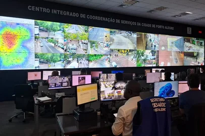 A prefeitura de Porto Alegre recebeu 42 novas câmeras de monitoramento na manhã desta quarta-feira (8.5.2025). O investimento foi de R$ 594,4 mil, feito com recursos do Instituto Cultural Floresta (ICF).<!-- NICAID(16032908) -->