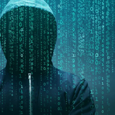 Anonymous computer hacker over abstract digital background. Obscured dark face in mask and hood. Data thief, internet attack, darknet fraud, dangerous viruses and cyber security.Anonymous computer hacker over abstract digital background. Obscured dark face in mask and hood. Data thief, internet attack, darknet fraud, dangerous viruses and cyber security concept.Fonte: 257255898<!-- NICAID(14883753) -->