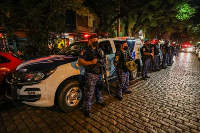 Porto Alegre, RS - 13/02/2021: OperaÃ§Ã£o de fiscalizaÃ§Ã£o para evitar aglomeraÃ§Ãµes e festas no carnaval. Foto: Giulian Serafim/PMPA<!-- NICAID(14714203) -->
