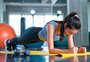 Prancha emagrece? Entenda os benefícios do exercício de resistência abdominal para o corpo