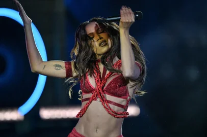 Brazilian singer Anitta performs during the NFL game between the Green Bay Packers and Philadelphia Eagles at the Neo Quimica Arena stadium in Sao Paulo, Brazil, on September 6, 2024. (Photo by Nelson ALMEIDA / AFP)<!-- NICAID(15860509) -->