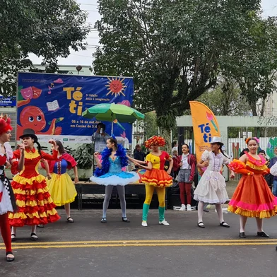 A sétima edição do Téti – Festival de Arte e Cultura para a Infância, que neste ano é alusiva ao Folclore, inicia nesta sexta-feira, dia 22 de agosto, e segue até o dia 28, com atividades sendo realizadas em diversos espaços culturais de Caxias do Sul, na Serra Gaúcha, incluindo a Estação Téti. A programação reúne atividades para famílias e para grupos escolares - educação infantil e ensino fundamental.<!-- NICAID(16106208) -->