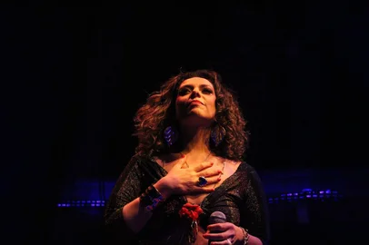 Cantora Fernanda Copatti apresenta o show 'O nome dela é Gal", em homenagem a Gal Costa.<!-- NICAID(16135117) -->