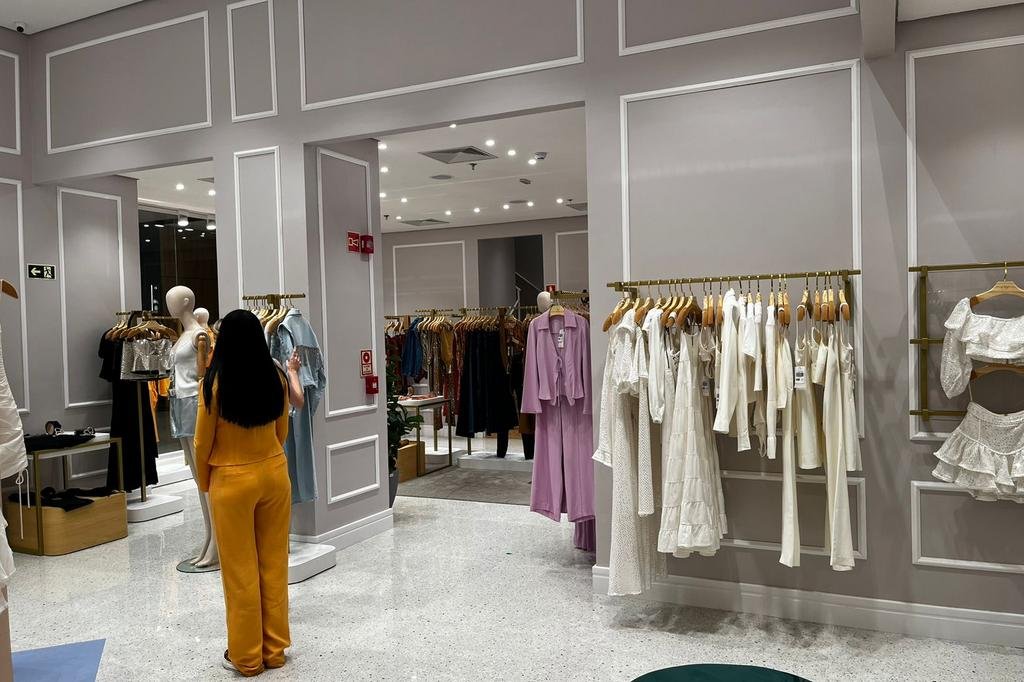 Loja de moda criada por su o d lugar a marca de influenciadora