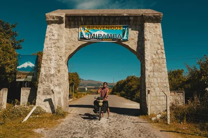 Gaúcho pedalou cerca de 10 mil quilômetros durante duas viagens pela América do Sul. Na foto: quilômetros finais da estrada que leva ao Vulcão Cotopaxi, no Equador<!-- NICAID(16157873) -->