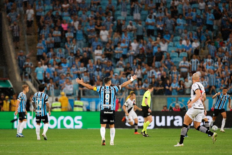 03/12/2023 - PORTO ALEGRE, RS, BRASIL - Jogo entre Grêmio e Vasco, na Arena, marcou a despedida de Luis Suárez do tricolor. FOTO: ANSELMO CUNHA, AGÊNCIA RBS<!-- NICAID(15615551) -->