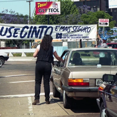 Obrigatoriedade do uso do cinto de segurança no Rio Grande do Sul, começou a vigorar em 20/10/1995.A lei estadual 10.521, sancionada em julho de 1995,  instituiu o uso obrigatório do cinto de segurança em todo o território gaúcho.-#ENVELOPE: 157248<!-- NICAID(16148198) -->