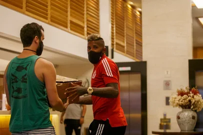 Rodinei, lateral-direito do Inter, no dia do jogo contra o Flamengo, no hotel da delegação, no Rio. Times se enfrentam no Maracanã e pode valer o título para o Colorado.