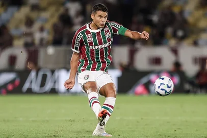RIO DE JANEIRO, RJ, BRASIL - 02/08/2025: O zagueiro Thiago Silva, do Fluminense, em lance de jogo contra o Grêmio no Maracanã, válido pelo Brasileirão. (Foto: Lucas Merçon/Fluminense/ Divulgação)<!-- NICAID(16094322) -->