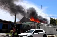 incendio atinge casa na zona norte<!-- NICAID(16167443) -->