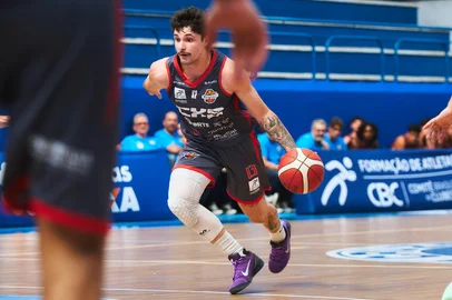 Yuri Reuters / LNB,Divulgação Caxias Basquete enfrenta o Fluminense pelo Torneio Abertura NBB, em Belo Horizonte.Indexador: YURI REUTERS<!-- NICAID(16382296) -->