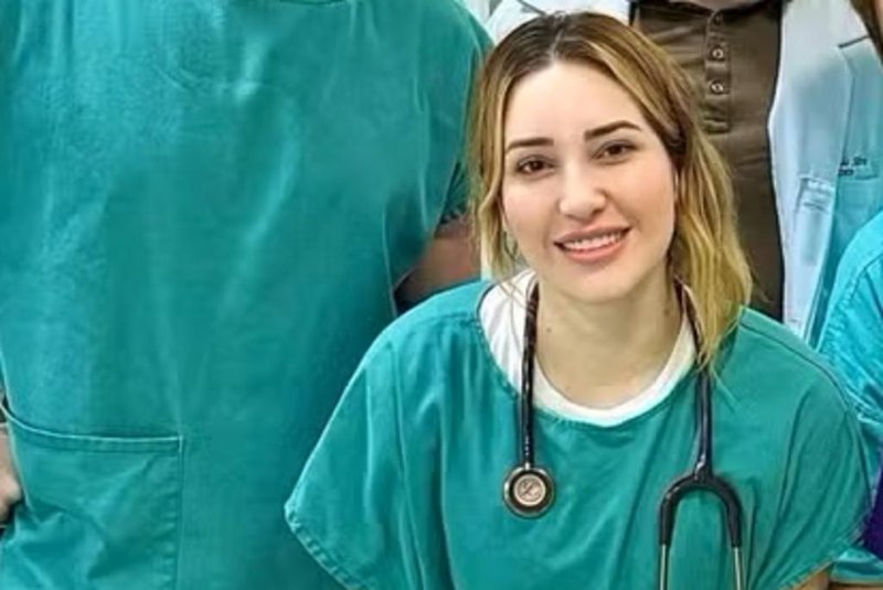Ex-BBBs Amanda Meirelles e Cezar Black trabalham juntos em hospital de Canoas<!-- NICAID(15762490) -->